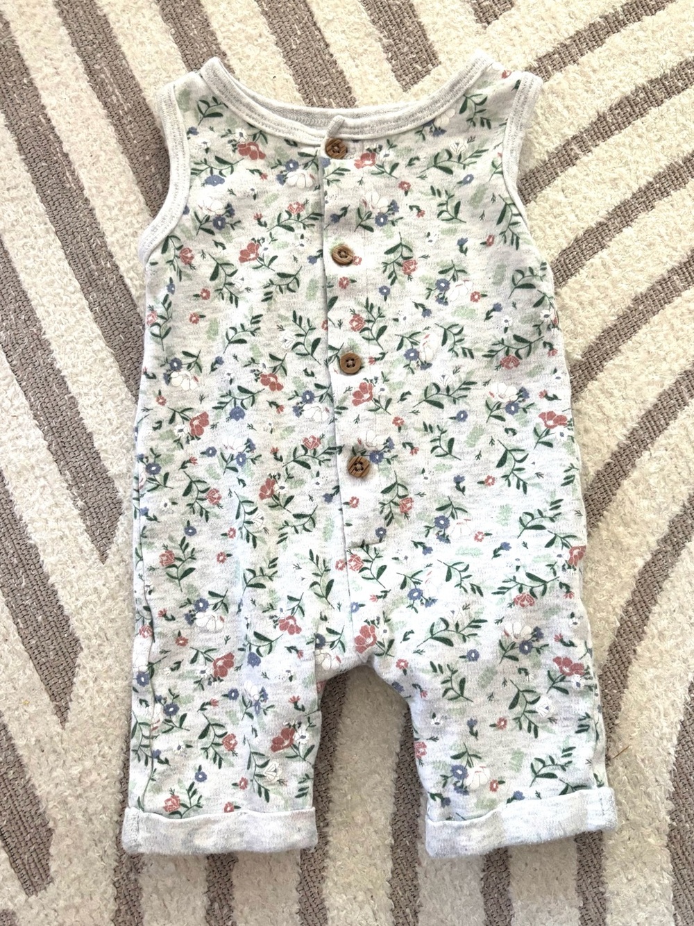 10/$15 Trois Moutons Sleeveless Floral Button-Front Baby Romper